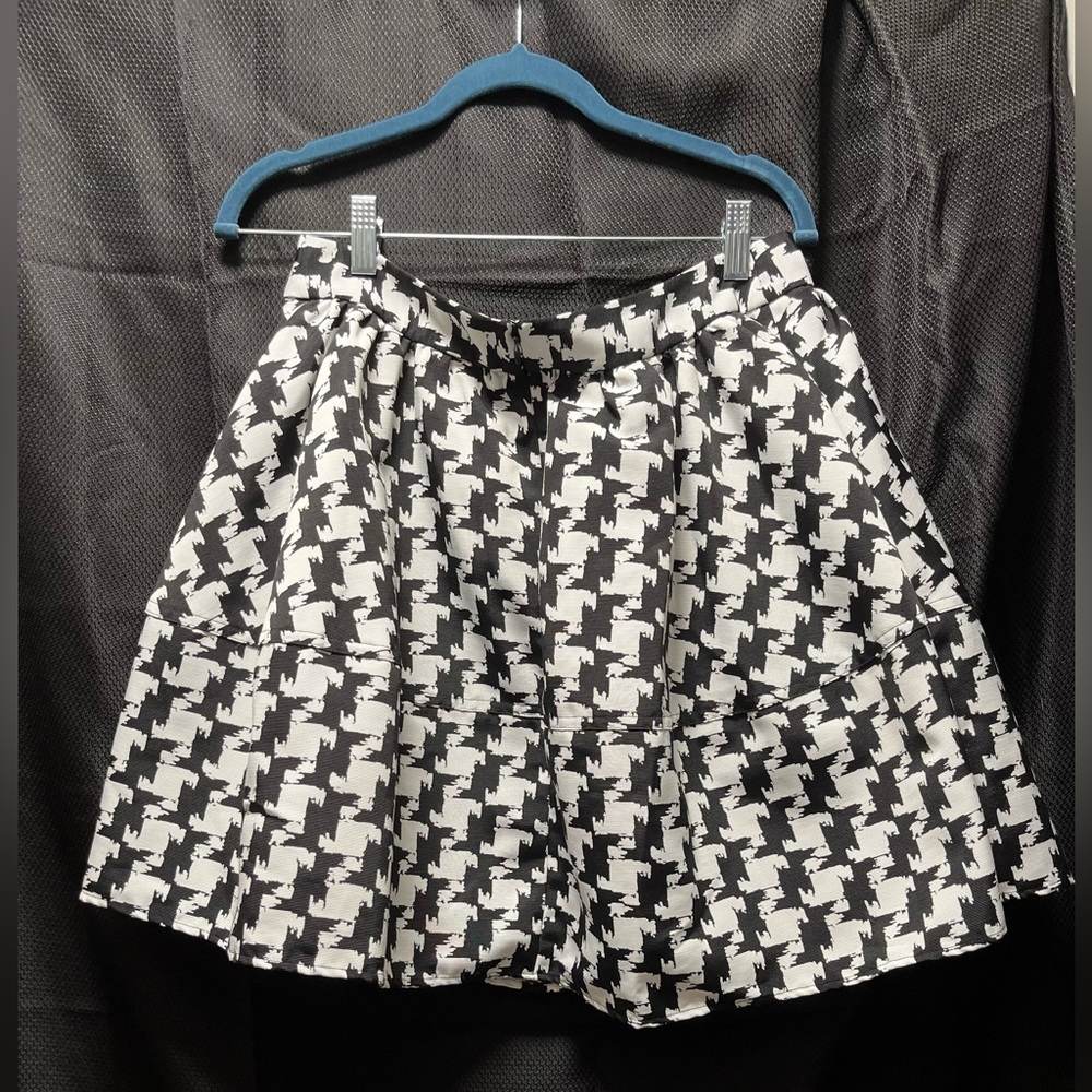 Express Houndstooth skirt size 12